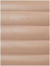 Handtasche Calvin Klein Quilt Line Medium dunkelbeige Chanterelle