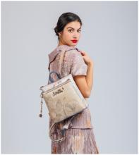 kompakter Damenrucksack mit Metallic Effekt Anekke Memories