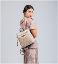 kompakter Damenrucksack mit Metallic Effekt Anekke Memories