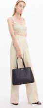 Damentasche Must Tote Calvin Klein Black klassisch