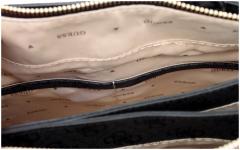 Guess Zamira Henkeltasche Dark Taupe Logo Alloverprint