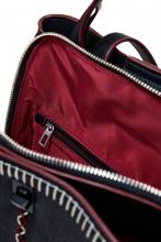 Tagesrucksack Manhattan Desigual schwarz Sumy Pespuntes Ziernähte rot