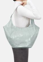 große Beuteltasche dunkelgrün glänzend Les Visionnaires Amelie Crinkle Finch