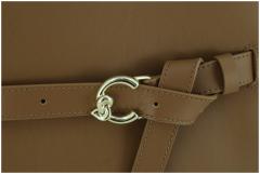 Ledertasche Sabine Coccinelle mittelgroß taupe Zierriemen 