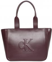geräumige Shoppertasche Calvin Klein Raised bordeaux Initialen herbstlich Medium