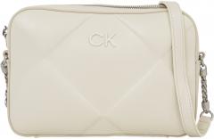 Calvin Klein Camera Bag Ecru Quilt Damentasche Metallkette