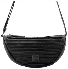 schwarze FREDsBRUDER Crossovertasche Riffel Halfmon Leder