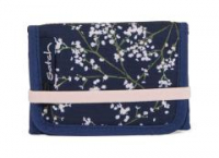 Satch Wallet Bloomy Breeze dunkelblau Blumenmuster rosa Geldtasche